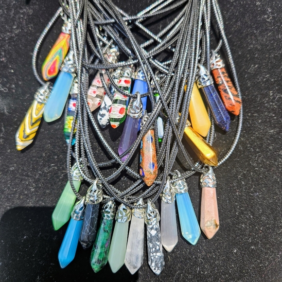 Artisan Crystal point pendant, pencil Gemstone Hexagon Pendant - Picture 3 of 3